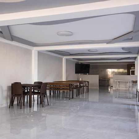 Отель "Дея" Gagra Exterior foto