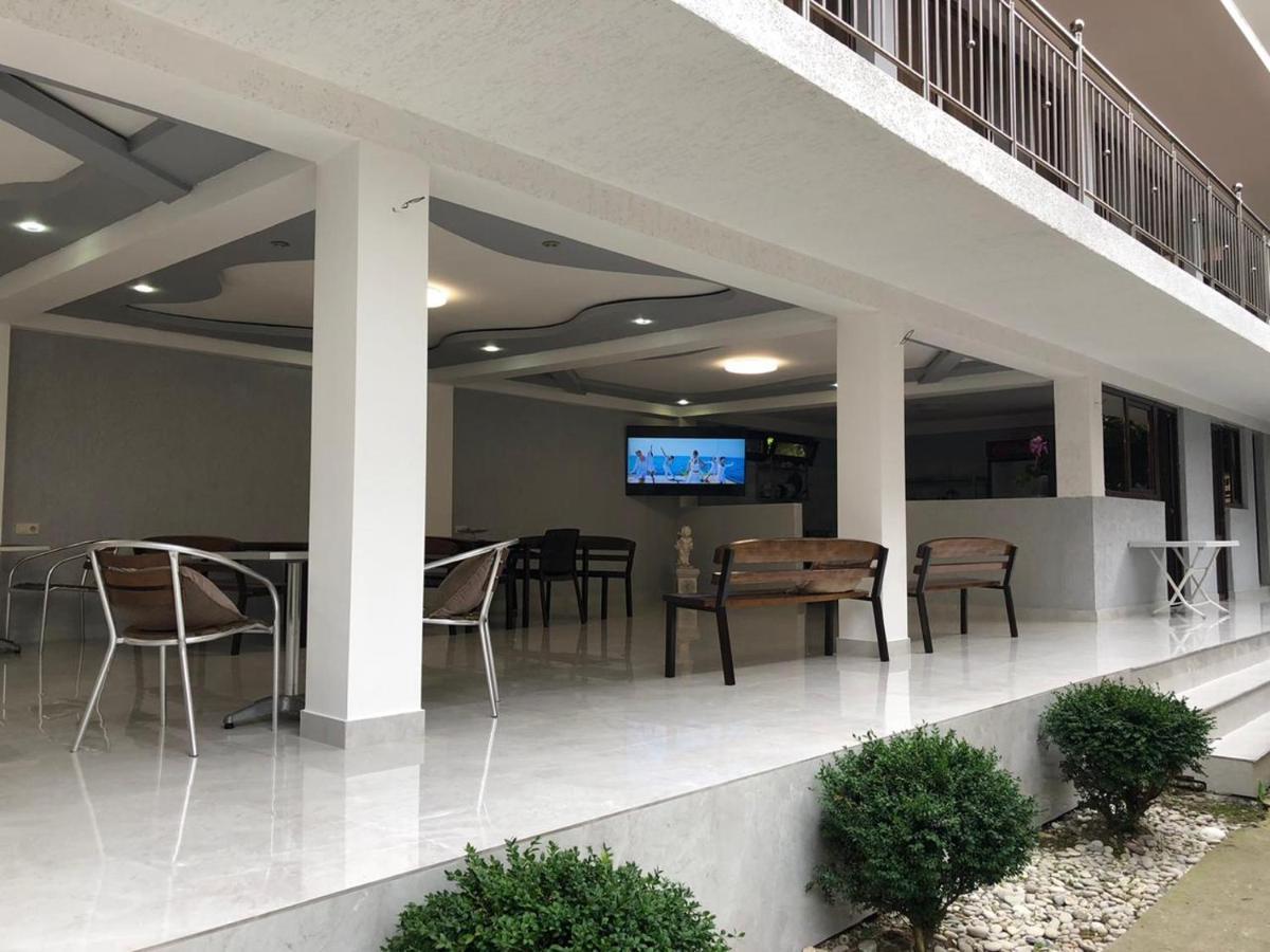 Отель "Дея" Gagra Exterior foto