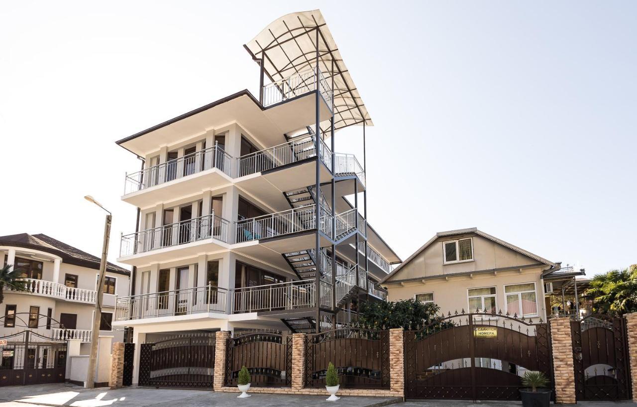Отель "Дея" Gagra Exterior foto